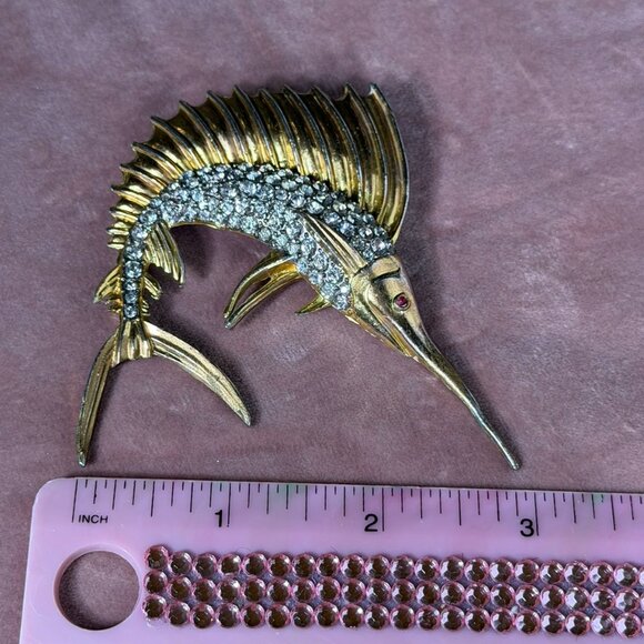 Vintage 1940s Enameled Swordfish Rhinestone Brooch – Gold Tone - Picture 8 of 8